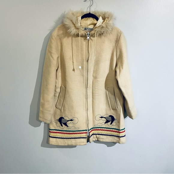 Vintage Jackets & Blazers - Vintage Hudson Bay wool coat parka real fur trim goose motif winter coat